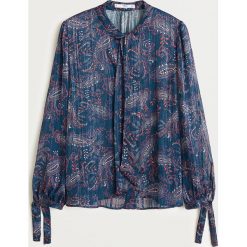 Mango - Bluzka Twiggy. Niebieskie bluzki damskie Mango, s, bez wzorów, z poliesteru, bez kołnierzyka, z długim rękawem. W wyprzedaży za 59,90 zł.