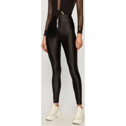 LaBellaMafia - Legginsy. Czarne spodnie damskie LABELLAMAFIA, s, bez wzorów, z elastanu. Za 189,90 zł.