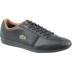 Lacoste Misano Sport CAM004602H. Czarne buty sportowe męskie marki Lacoste, ze skóry, bez zapięcia. W wyprzedaży za 399,99 zł.