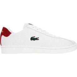 Skórzane sneakersy "Masters" w kolorze biało-czerwonym. Czerwone sneakersy męskie Lacoste, na sznurówki. W wyprzedaży za 259,95 zł.