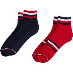 Zestaw 2 par wysokich skarpet unisex TOMMY HILFIGER - 392025001 White / Blue / Red 105. Czerwone skarpetki damskie TOMMY HILFIGER, bez wzorów, z elastanu. Za 44,99 zł.