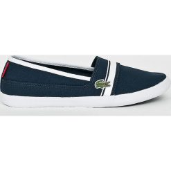 Lacoste - Tenisówki Marice. Niebieskie trampki damskie slip on marki Lacoste, z gumy. W wyprzedaży za 179,90 zł.