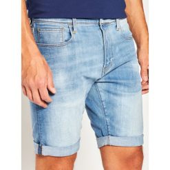 Szorty jeansowe G-Star Raw D10481-8968-B171. Niebieskie spodenki i szorty męskie G-Star RAW, m, bez wzorów, z jeansu, retro. W wyprzedaży za 269,00 zł.