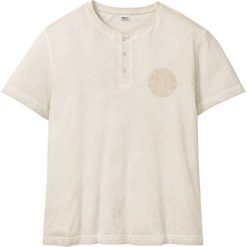 Shirt z dekoltem "henley" i efektem wytarcia bonprix beżowy "used". Brązowe koszulki męskie bonprix, s, bez wzorów, bez kołnierzyka, bez rękawów. Za 54,99 zł.