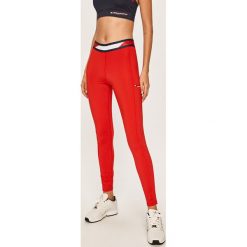 Tommy Sport - Legginsy. Czerwone spodnie damskie Tommy Sport, s, z nadrukiem, z elastanu. Za 279,90 zł.
