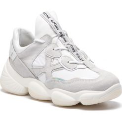 Sneakersy BRONX - 66240-CP BX 1574 Light Grey/Off White 2324. Białe półbuty damskie Bronx, ze skóry. W wyprzedaży za 339,00 zł.