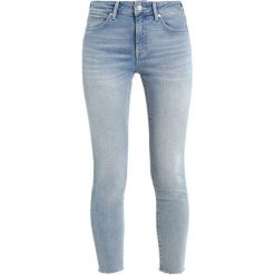 Mavi TESS Jeans Skinny Fit bleach rome stretch. Niebieskie rurki damskie marki Mavi. Za 299,00 zł.