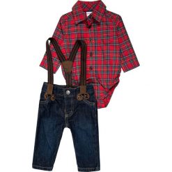 Carter's BOY HOLIDAY PLAID SUSPENDER BABY SET Jeansy Straight Leg red. Czerwone spodnie chłopięce marki Carter's. Za 149,00 zł.