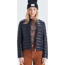 Pikowana kurtka - Czarny. Czarne kurtki damskie Cropp, xl, bez wzorów, bez kaptura. Za 99,99 zł.