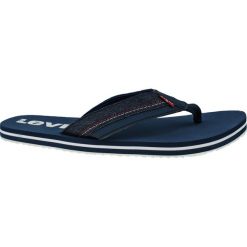 Levi's Mendocino_L 231756-1705-17. Klapki męskie Levi's®, bez wzorów. W wyprzedaży za 109,00 zł.
