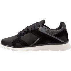 Tenisówki męskie: SIKSILK ZONAL RUNNER Tenisówki i Trampki black