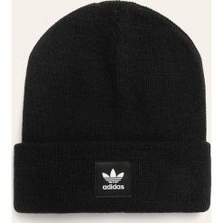 Adidas Originals - Czapka. Czarne czapki męskie adidas Originals, bez wzorów, z dzianiny. Za 89,90 zł.