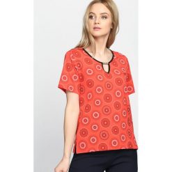Bluzki damskie: Koralowy T-shirt Panoply