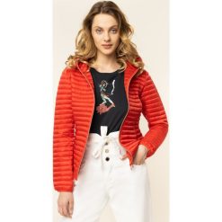 Kurtka puchowa Save The Duck D3362W IRISX. Czerwone kurtki damskie Save the duck, bez wzorów, z nylonu, bez kaptura. W wyprzedaży za 479,00 zł.