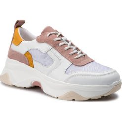 Sneakersy EVA MINGE - EM-18-06-000076 653. Białe półbuty damskie marki Eva Minge, bez wzorów, ze skóry, bez obcasa, na koturnie, bez zapięcia. Za 429,00 zł.
