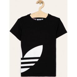 Adidas Originals - T-shirt dziecięcy 128-164 cm. Czarne bluzki dziewczęce adidas Originals, z nadrukiem, z bawełny, z okrągłym kołnierzem, z krótkim rękawem, krótkie, bez kaptura. W wyprzedaży za 69,90 zł.