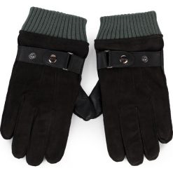 Rękawiczki Męskie GUESS - Not Coordinated Gloves AM8575 LEA02 BLA. Czarne rękawiczki męskie Guess, z aplikacjami, ze skóry. W wyprzedaży za 179,00 zł.