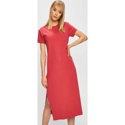 Polo Ralph Lauren - Sukienka. Czerwone sukienki damskie Polo Ralph Lauren, na co dzień, s, bez wzorów, z bawełny, casualowe, z okrągłym kołnierzem, z krótkim rękawem, krótkie, midi, proste. W wyprzedaży za 399,90 zł.