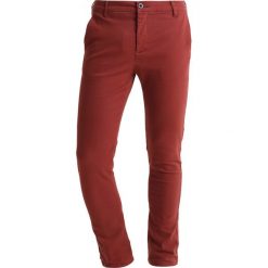 Spodnie męskie: Topman BURNT HENNA Chinosy burgundy