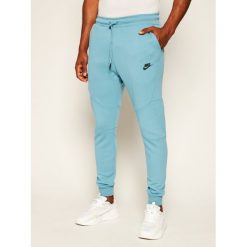 Spodnie dresowe NIKE Tech Fleece 805162. Zielone jeansy męskie Nike, xxl, bez wzorów. W wyprzedaży za 329,00 zł.