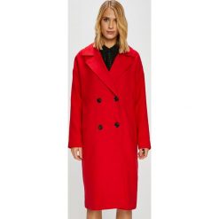 Vero Moda - Płaszcz. Czerwone płaszcze damskie pastelowe Vero Moda, l, z elastanu, klasyczne. W wyprzedaży za 269,90 zł.