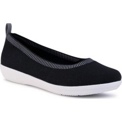 Półbuty CLARKS - Ayla Paige 261414704 Black. Niebieskie półbuty damskie Clarks, bez wzorów, z tworzywa sztucznego, bez obcasa, na płaskiej podeszwie, bez zapięcia. W wyprzedaży za 179,00 zł.