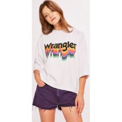 Wrangler - Bluza. Szare bluzy z nadrukiem damskie marki Wrangler, l, z bawełny, bez kaptura. Za 199,90 zł.