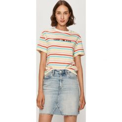 Tommy Jeans - T-shirt. Bluzki damskie Tommy Jeans, s, bez wzorów, z bawełny, casualowe, z okrągłym kołnierzem, z krótkim rękawem. Za 199,90 zł.