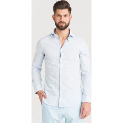 KOSZULA ALAMEDA Guess. Niebieskie koszule męskie Guess, xxl, z haftami, z bawełny, bez kołnierzyka, bez rękawów. Za 200,00 zł.