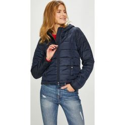 Vero Moda - Kurtka Simone. Szare bomberki damskie Vero Moda, l, z poliesteru, z kapturem. W wyprzedaży za 99,90 zł.
