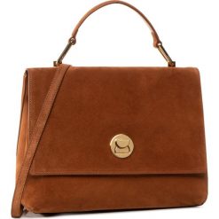 Torebka COCCINELLE - GD1 Liya Suede E1 GD1 18 01 01 Caramel/Caramel W03. Pomarańczowe torebki klasyczne damskie Coccinelle, bez wzorów, ze skóry, klasyczne, bez dodatków. Za 1499,00 zł.
