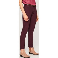 Spodnie chino z paskiem - Fioletowy. Spodnie damskie Reserved. Za 89,99 zł.