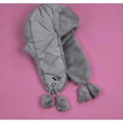 Czapka damska Uszanka Anastazja szara. Szare czapki zimowe damskie Art of Polo. Za 37,60 zł.
