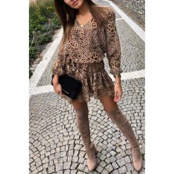 Sukienka FOLIMA. Sukienki damskie Sukienka FOLIMA, s, bez wzorów, bez kołnierzyka, z krótkim rękawem, krótkie, mini. W wyprzedaży za 79,00 zł.
