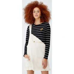 Koszulka basic z haftem. Koszulki damskie Pull&Bear. Za 49,90 zł.