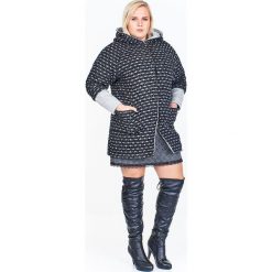 Płaszcz z łączonych tkanin czarny. Czarne płaszcze damskie N/A, plus size, bez wzorów, z wełny, plus size. Za 382,73 zł.
