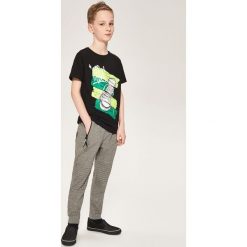 Spodnie dresowe - Szary. Szare spodnie damskie Reserved, s, z dresówki. Za 69,99 zł.