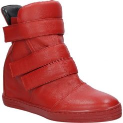 Sneakersy casu 1898. Czerwone sneakersy damskie Casu, ze skóry. Za 319,99 zł.