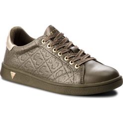 Sneakersy GUESS - FLUPE3 ELE12 GREEN. Zielone półbuty damskie marki Guess, z aplikacjami, ze skóry ekologicznej, bez obcasa, na płaskiej podeszwie, na sznurówki. W wyprzedaży za 259,00 zł.