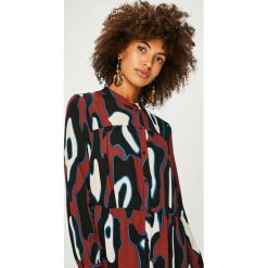 Vero Moda - Sukienka. Pomarańczowe sukienki damskie Vero Moda, na co dzień, s, bez wzorów, z wiskozy, casualowe, bez kołnierzyka, bez rękawów, midi, proste. W wyprzedaży za 179,90 zł.