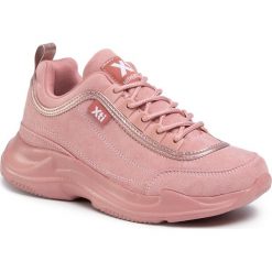 Sneakersy XTI - 49049 Pink. Różowe półbuty damskie Xti, z tworzywa sztucznego. Za 219,00 zł.