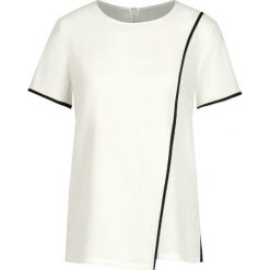 Bluzka DKNY P9BHTA67. Czarne bluzki damskie DKNY, m, bez wzorów, z elastanu, bez kołnierzyka, bez rękawów. W wyprzedaży za 209,00 zł.