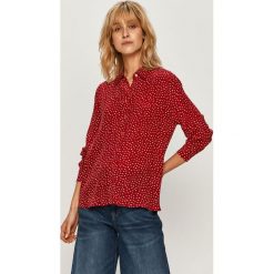 Pepe Jeans - Koszula Rita. Czerwone bluzki damskie Pepe Jeans, na co dzień, s, bez wzorów, z wiskozy, klasyczne, z klasycznym kołnierzykiem, z długim rękawem. Za 319,90 zł.