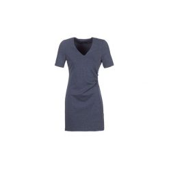 Sukienki krótkie Vero Moda VMJENNY. Niebieskie sukienki damskie Vero Moda, s, bez wzorów, bez kołnierzyka, z krótkim rękawem, krótkie, mini. Za 134,30 zł.