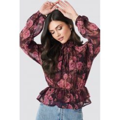 NA-KD Boho Top ze stójką - Brown,Pink. Różowe topy damskie marki NA-KD Boho, bez wzorów, z tkaniny, ze stójką. Za 80,95 zł.