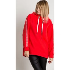 Oversize'owa czerwona bluza RABARBAR. Czerwone bluzy damskie RABARBAR, bez wzorów, z bawełny, bez rękawów, z kapturem. W wyprzedaży za 153,00 zł.