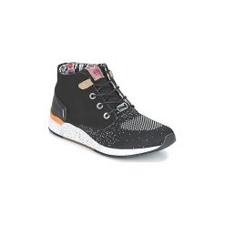 Buty Kickers STAR WARS SLAYERFINN. Czarne trampki męskie Kickers, z motywem z bajki, retro, bez zapięcia. Za 311,20 zł.