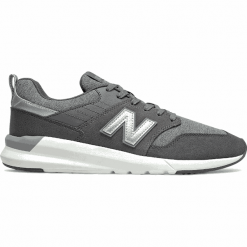 New Balance MS009HD1. Pomarańczowe buty sportowe męskie New Balance, z gumy, bez zapięcia. Za 279,99 zł.
