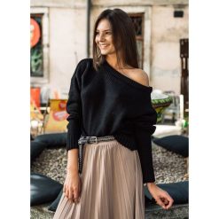 SWETER SARA BLACK - UNI. Czarne swetry damskie Fanaberia.com, bez wzorów, z krótkim rękawem, krótkie, bez kaptura. Za 99,90 zł.