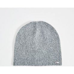 Czapka beanie z aplikacją - Jasny szary. Szare czapki damskie Mohito, z aplikacjami. Za 39,99 zł.
